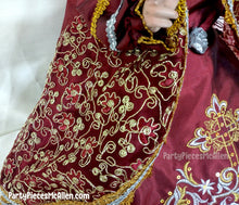 Load image into Gallery viewer, Vestido Niño Dios Rey de Reyes, Baby Jesus King of King Gown