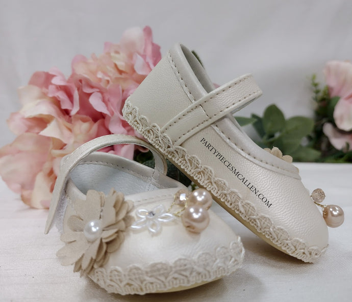 Girl's Beige Shoes